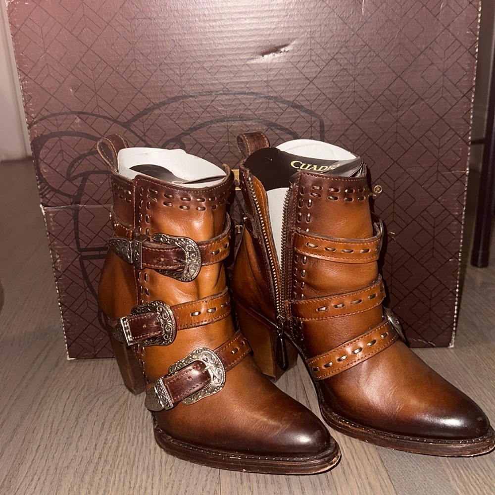 Cuadra women’s booties size 6